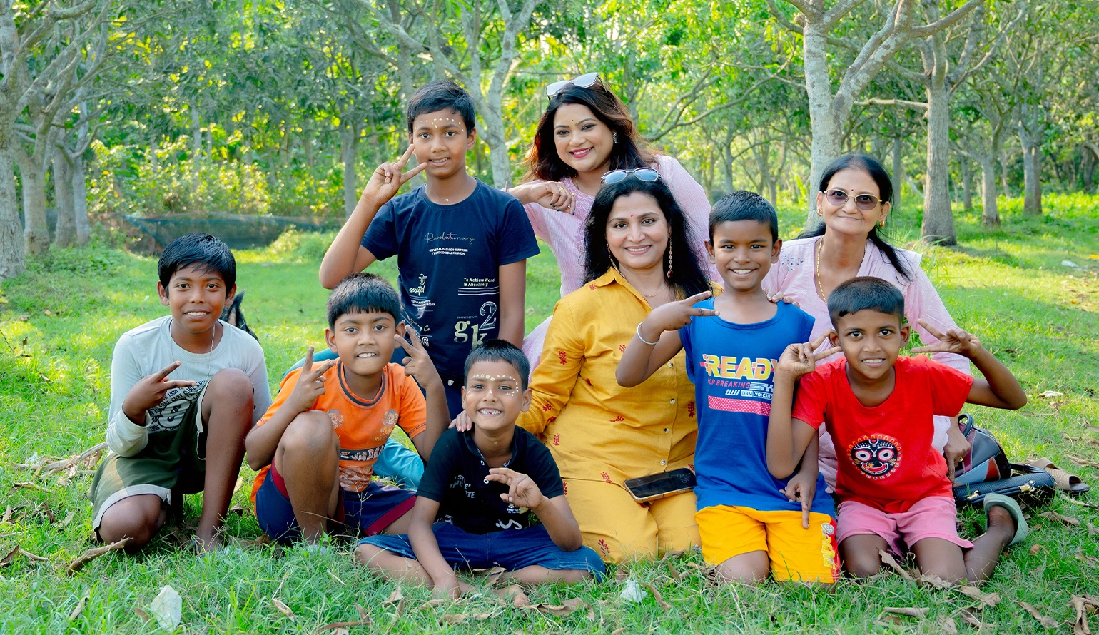 Volunteers supporting underprivileged children at Nabatara Foundation NGO in India